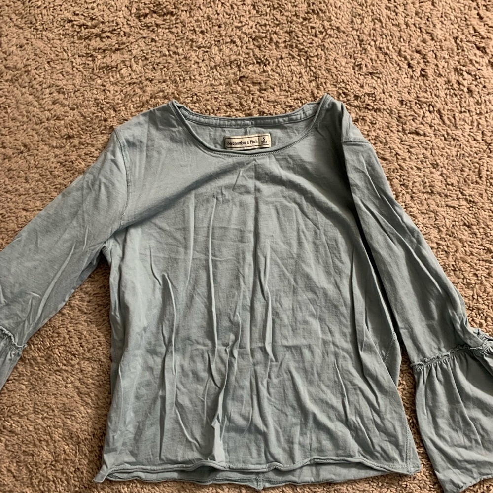 A&F crop shirt